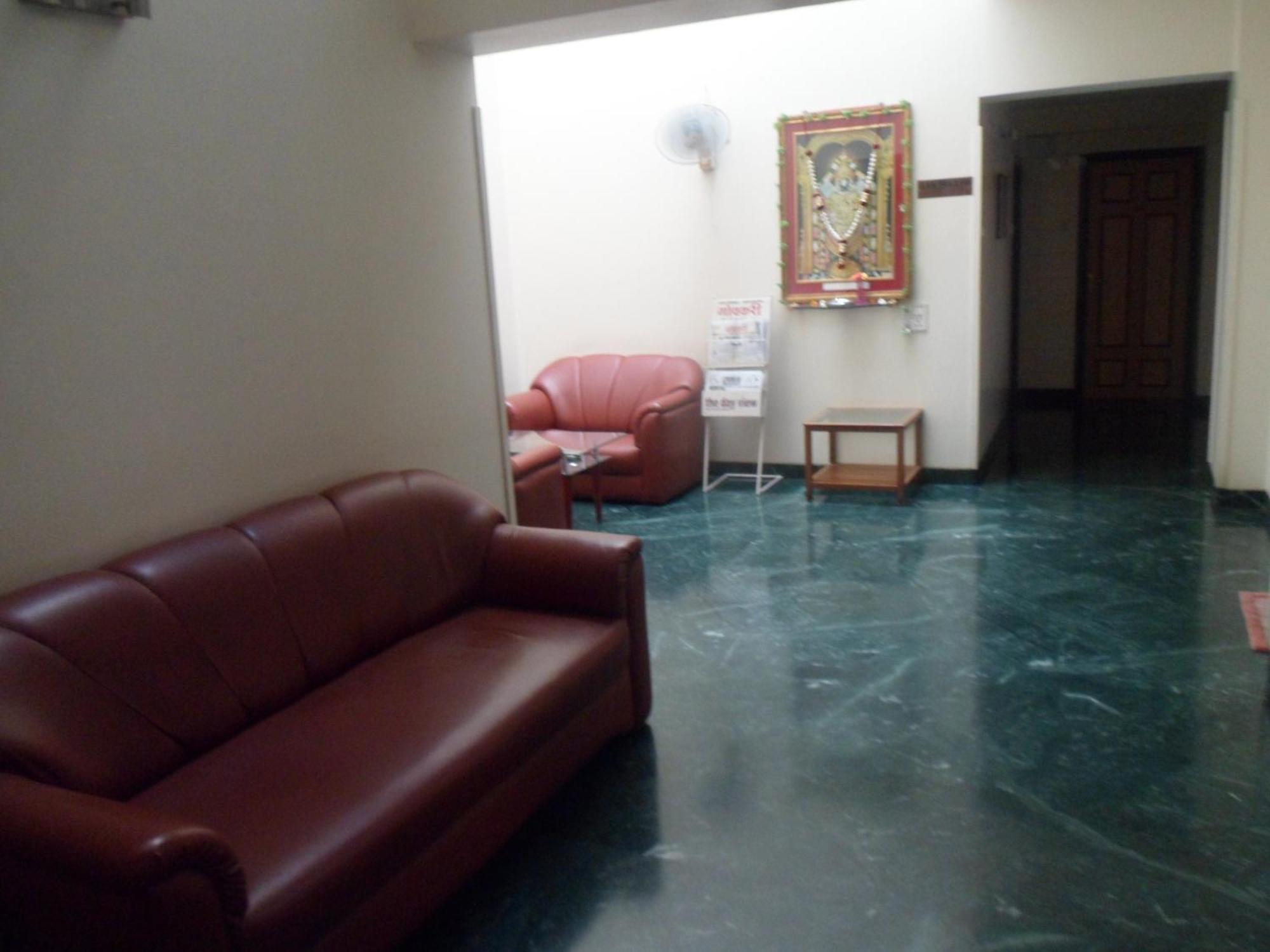נאסיק Hotel Pooja International מראה חיצוני תמונה