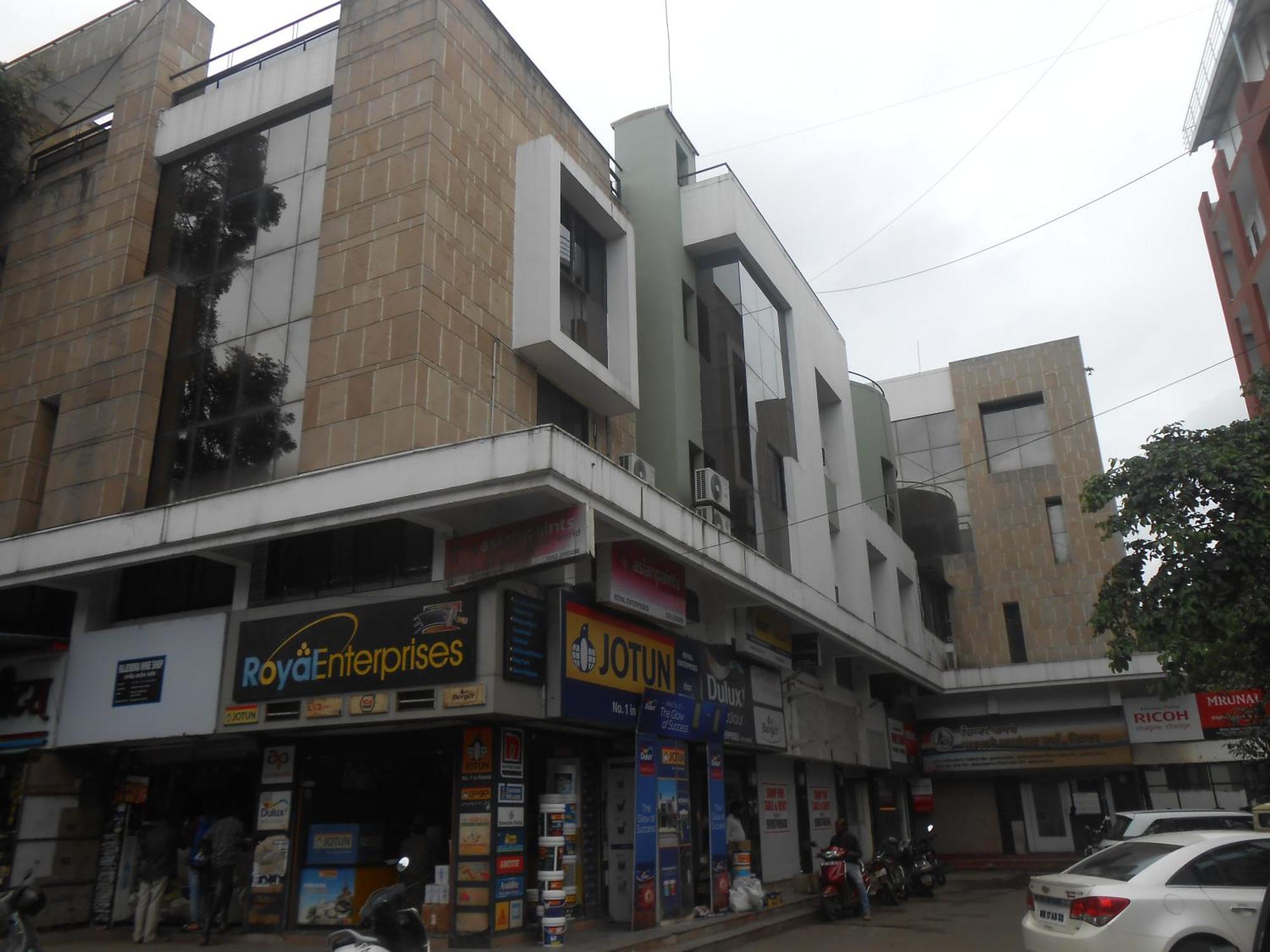 נאסיק Hotel Pooja International מראה חיצוני תמונה